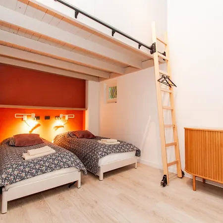 With Parliament View Appartement