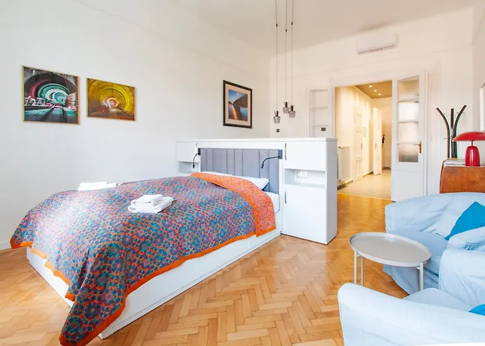 Apartamento With Parliament View
