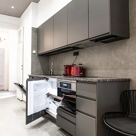 Appartement With Parliament View *