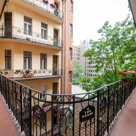 Apartament With Parliament View *